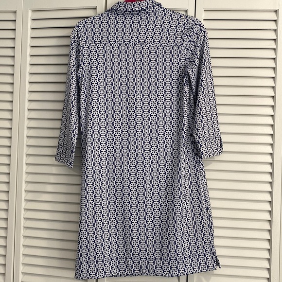 LIKE NEW VINEYARD VINES POLYESTER DRESS. - Picture 3 of 8